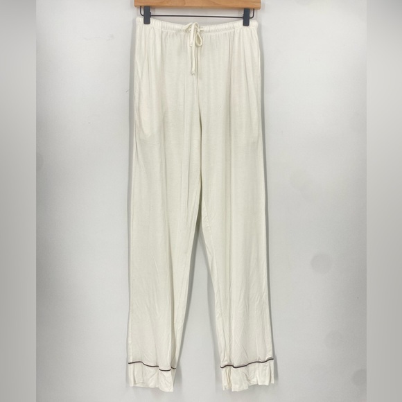 Lounge Story Beauty Pie PJ Set - Picture 5 of 8